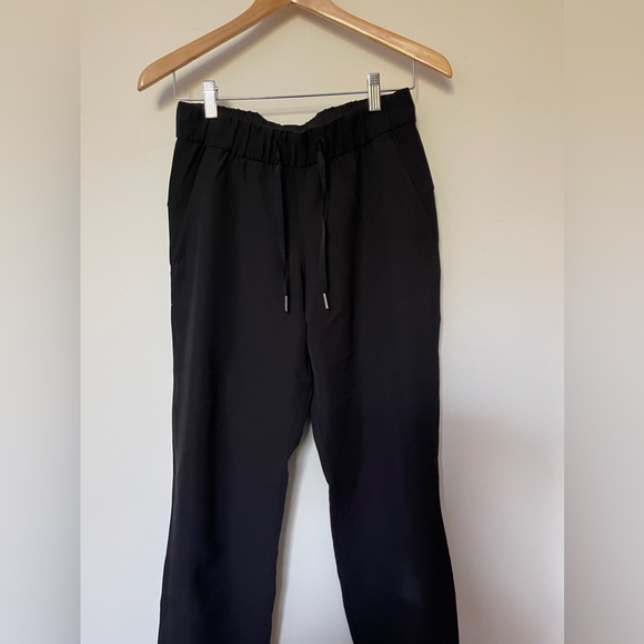 Lululemon On The Fly 7/8 Pant *Woven (size 4) - Picture 2 of 6